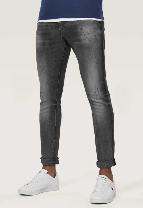 Revend Skinny Jeans