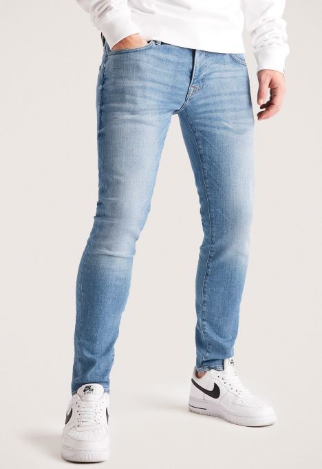 Porter Slim Tapered Jeans