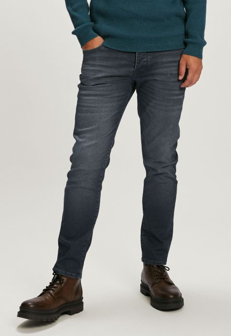 Porter Slim Tapered Jeans