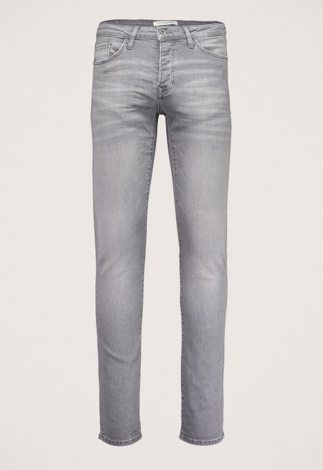 Porter Slim Tapered Jeans 
