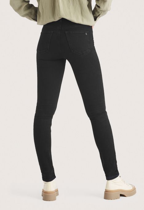 Celsi Super Skinny Jeans
