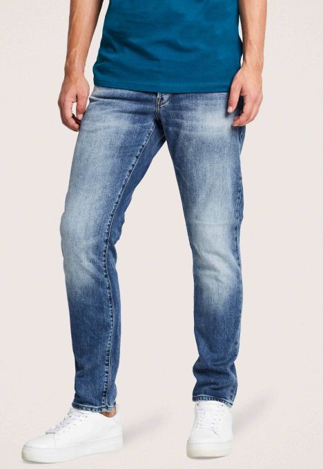 Straight Tapered Jeans
