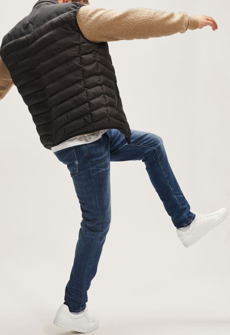 Porter Slim Tapered Jeans