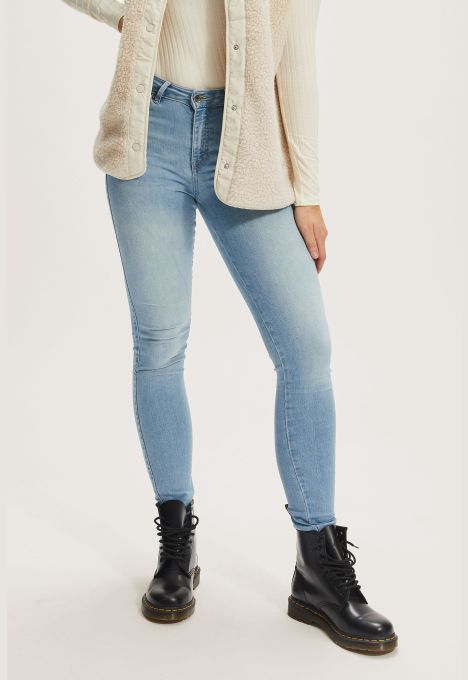 Celsi Super Skinny Jeans